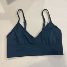 Load image into Gallery viewer, Lululemon Sportsbra 6