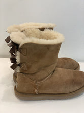 Load image into Gallery viewer, UGG suede boots w bows 6