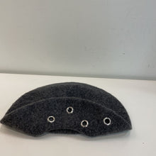 Load image into Gallery viewer, Wool beret w grommets