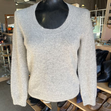 Load image into Gallery viewer, Prive Cashmere Sweater M