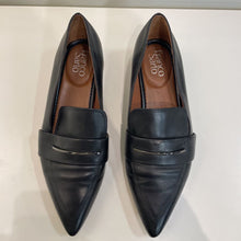 Load image into Gallery viewer, Franco Sarto leather shoes 8.5
