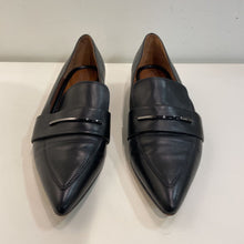 Load image into Gallery viewer, Franco Sarto leather shoes 8.5