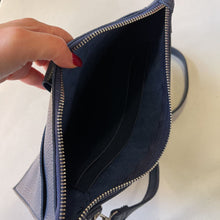 Load image into Gallery viewer, Unbranded handbag