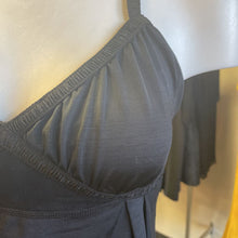 Load image into Gallery viewer, Lululemon tank M/L