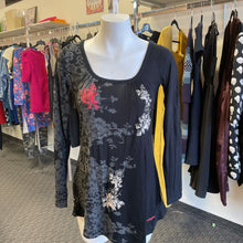 Load image into Gallery viewer, Desigual multi print top L