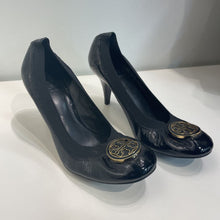Load image into Gallery viewer, Tory Burch patent leather heels 8