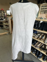 Load image into Gallery viewer, Bryn Walker Asymmetrical Hem Linen Top M