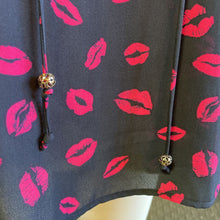 Load image into Gallery viewer, Style & Co lips print top L