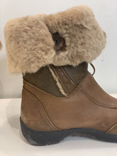 Load image into Gallery viewer, Blondo real sheep shearling lined waterproof boots 7