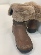 Load image into Gallery viewer, Blondo real sheep shearling lined waterproof boots 7