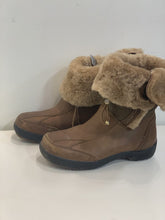 Load image into Gallery viewer, Blondo real sheep shearling lined waterproof boots 7
