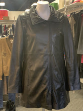 Load image into Gallery viewer, Danier zip out liner XS