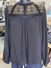 Load image into Gallery viewer, Lucky Brand Top Long sleeve S