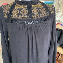 Load image into Gallery viewer, Lucky Brand Top Long sleeve S