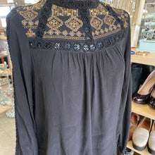 Load image into Gallery viewer, Lucky Brand Top Long sleeve S