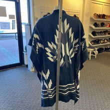 Load image into Gallery viewer, Roots shawl O/S