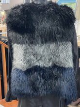 Load image into Gallery viewer, Faux Fur Vest M-L