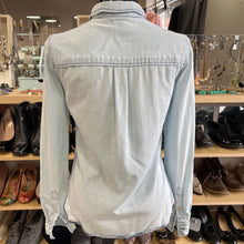 Load image into Gallery viewer, Wilfred Top Long sleeve Button up XS