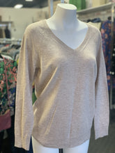 Load image into Gallery viewer, APT9 cashmere blend sweater L