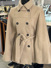 Load image into Gallery viewer, London Fog Cape M