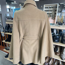 Load image into Gallery viewer, London Fog Cape M