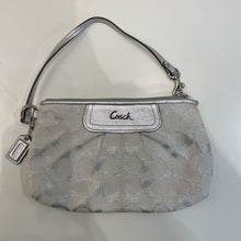 Load image into Gallery viewer, Coach wristlet *As Is-small mark