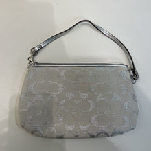 Load image into Gallery viewer, Coach wristlet *As Is-small mark