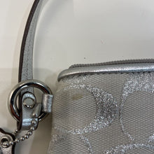Load image into Gallery viewer, Coach wristlet *As Is-small mark