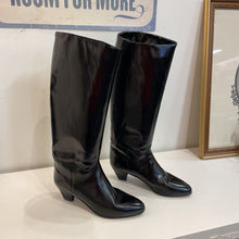 Load image into Gallery viewer, Naturalizer flats 9