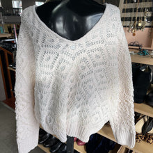 Load image into Gallery viewer, HYFVE Knit Sweater M