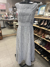 Load image into Gallery viewer, Molly Bracken Dress M