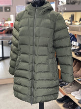 Load image into Gallery viewer, The North Face Down Coat XL