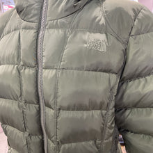 Load image into Gallery viewer, The North Face Down Coat XL
