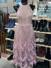 Load image into Gallery viewer, Dress The Population Floral Dress S ( Missing Button)