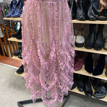 Load image into Gallery viewer, Dress The Population Floral Dress S ( Missing Button)