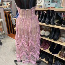 Load image into Gallery viewer, Dress The Population Floral Dress S ( Missing Button)