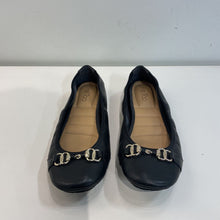 Load image into Gallery viewer, Me Too leather flats 8.5