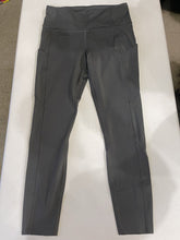 Load image into Gallery viewer, Lululemon Cropped Leggings 8