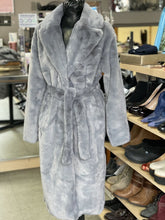 Load image into Gallery viewer, H&M Faux fur Coat S NWT
