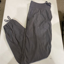 Load image into Gallery viewer, Lululemon Pants 12