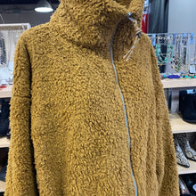 Load image into Gallery viewer, Lululemon Fuzzy Jacket 10