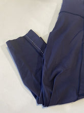 Load image into Gallery viewer, Lululemon Cropped Leggings 10
