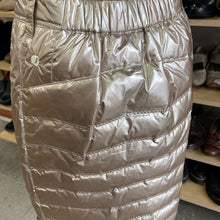 Load image into Gallery viewer, Skhoop Short Down Skirt S