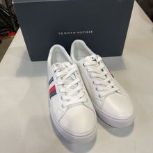 Load image into Gallery viewer, Tommy Hilfiger Sneakers 9 NEW
