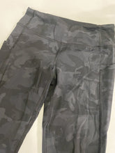 Load image into Gallery viewer, Lululemon Cropped Leggings 4