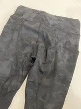 Load image into Gallery viewer, Lululemon Cropped Leggings 4