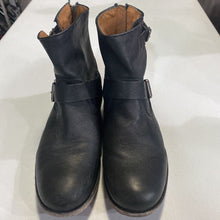 Load image into Gallery viewer, Frye Boots 9