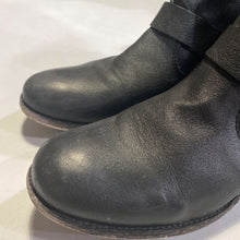 Load image into Gallery viewer, Frye Boots 9