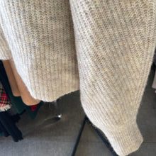 Load image into Gallery viewer, Babaton Sweater L