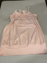 Load image into Gallery viewer, Lululemon Tank w bra 6
